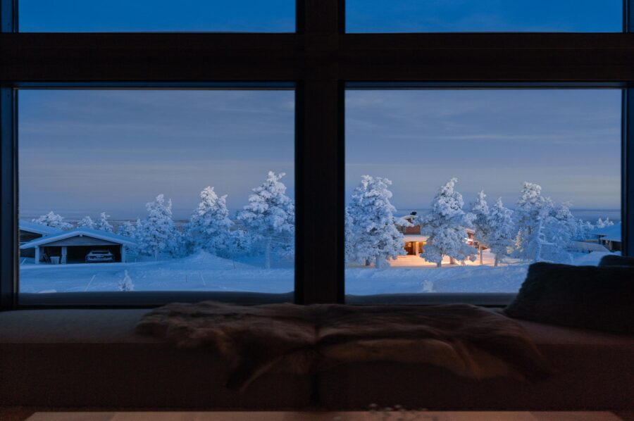 chalet-lapland-scenic-nordic-views-winter-night-luxury-lapland