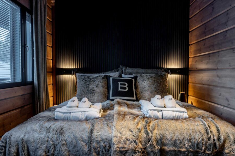 chalet-lumi-bedroom-cosy-elegant-retreat-luxury-lapland
