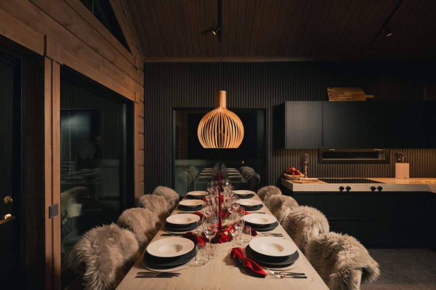 chalet-lumi-dining-room-sleek-modern-kitchen-openplan-luxury-lapland