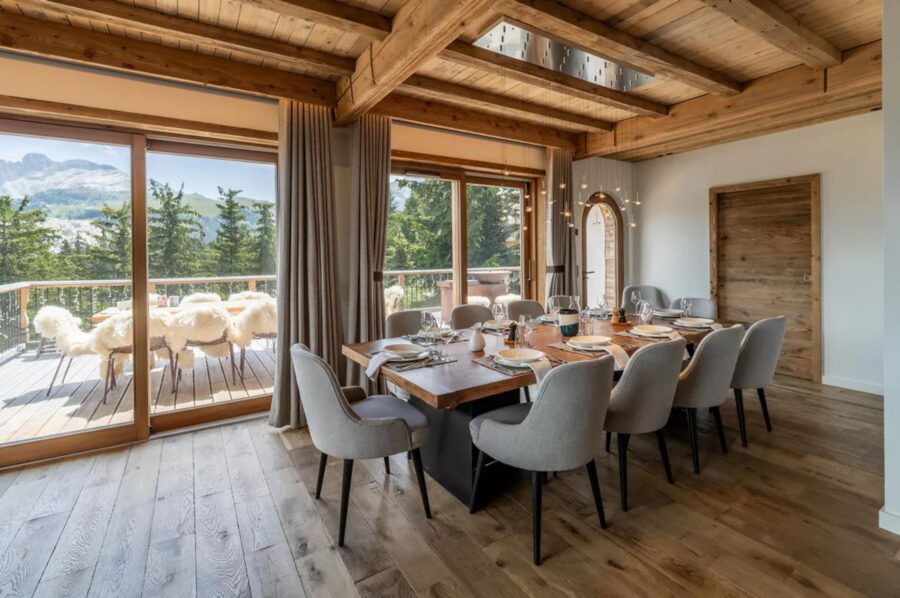 chalet-nina-dining-room-bright-modern-interior-luxury-courchevel1850