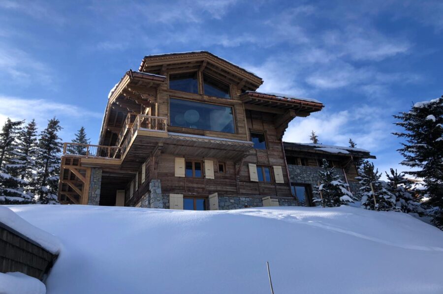 chalet-nina-exterior-winter-daytime-luxury-alpine-rental-retreat-courchevel1850
