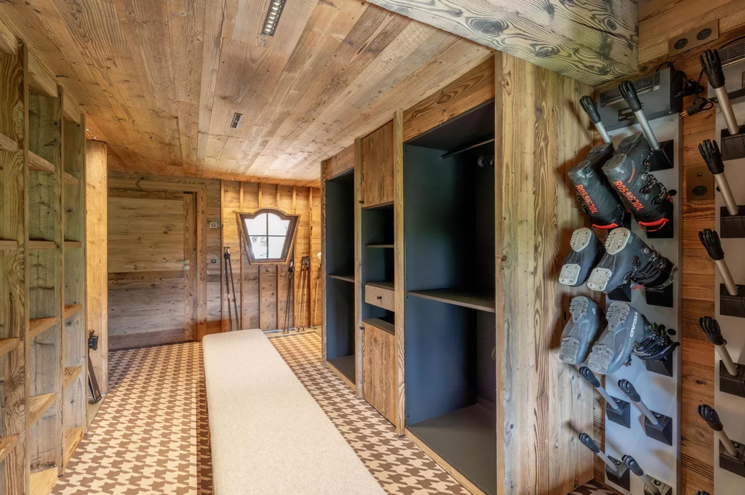 chalet-nina-ski-room-boot-storage-luxury-alpine-retreat-courchevel1850