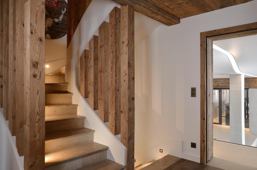 chalet-nina-staircase-elegant-modern-interior-design-luxury-courchevel1850