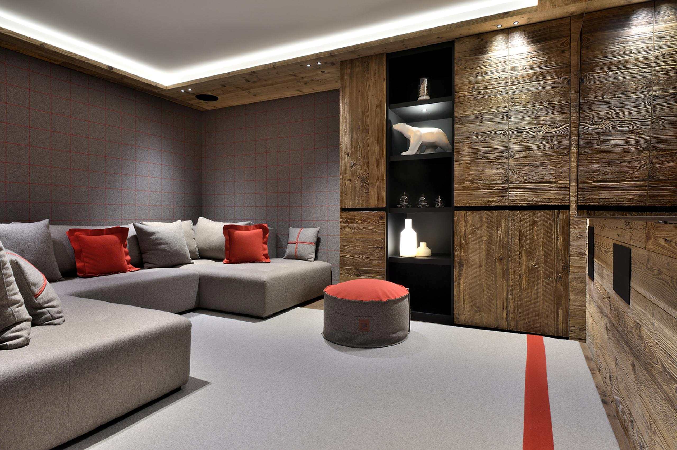 chalet-nina-tv-lounge-cinema-room-entertainment-luxury-courchevel1850