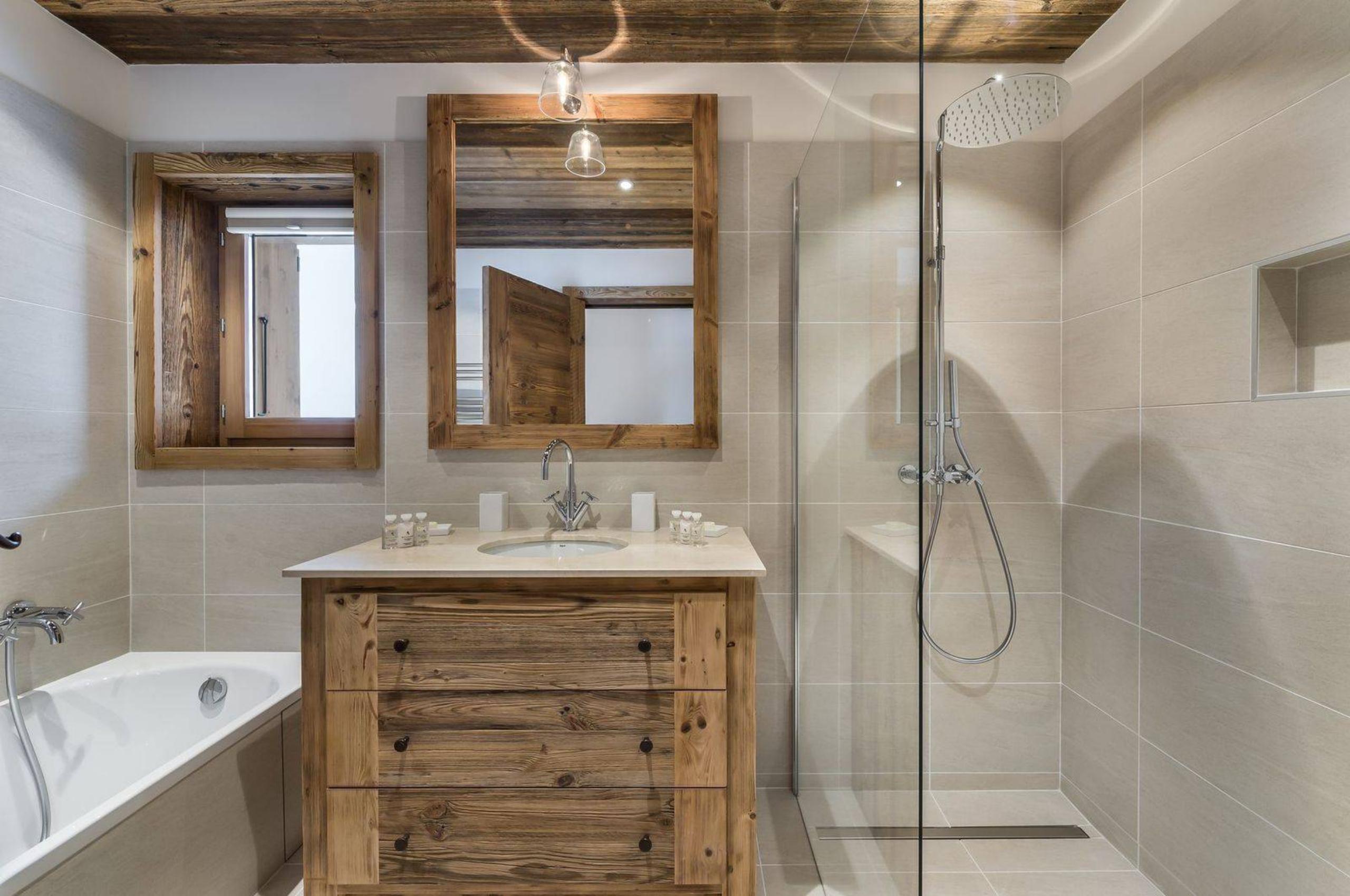 chalet-rae-bathroom-bathtub-shower-alpine-interior-design-luxury-courchevel1650