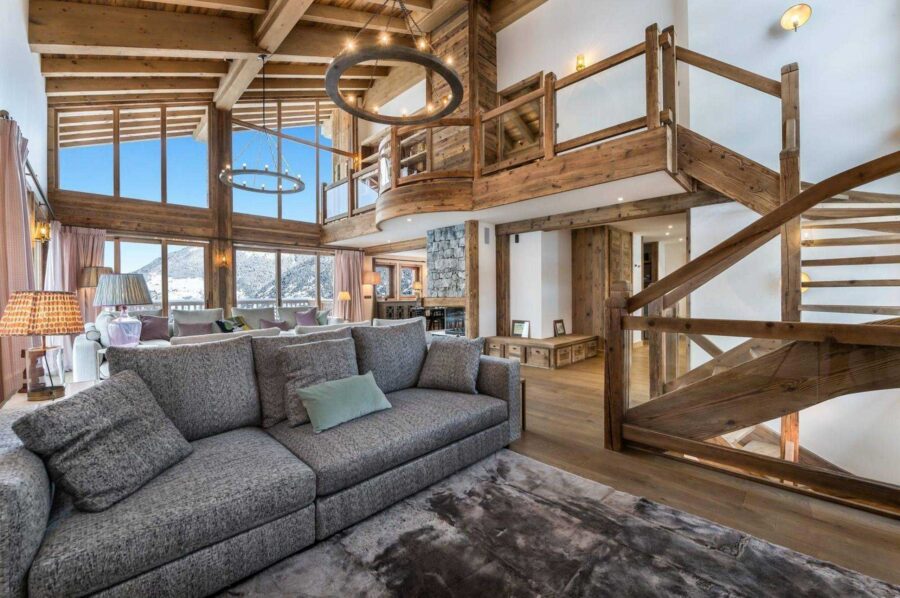 chalet-rae-lounge-staircase-openplan-mountain-view-luxury-courchevel1650