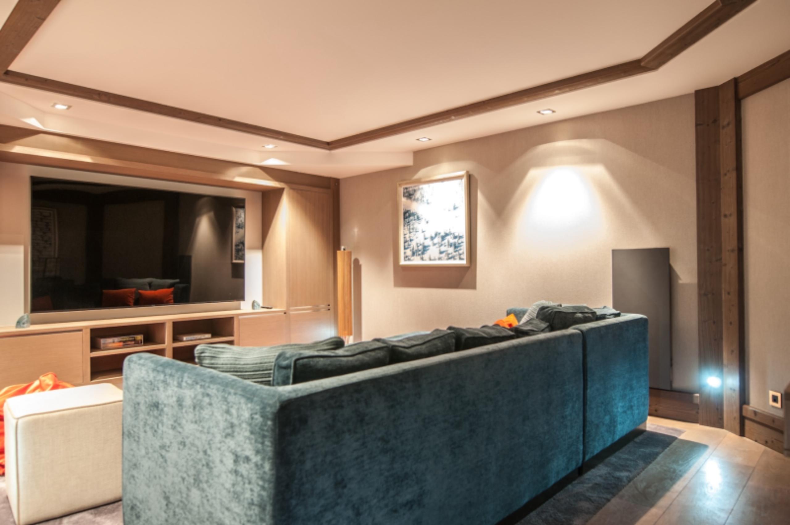 residence-callie-cinema-room-luxury-courchevel1850