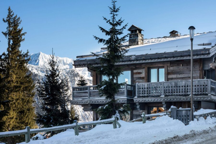 chalet-carmen-exterior-mountain-view-luxury-retreat-courchevel1850