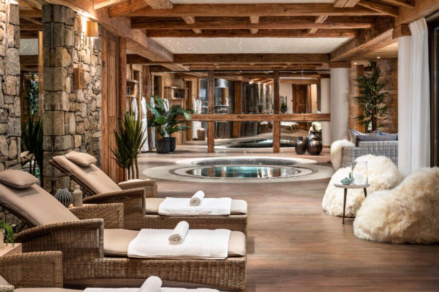 chalet-carmen-spa-jacuzzi-relaxation-area-wellness-luxury-courchevel1850