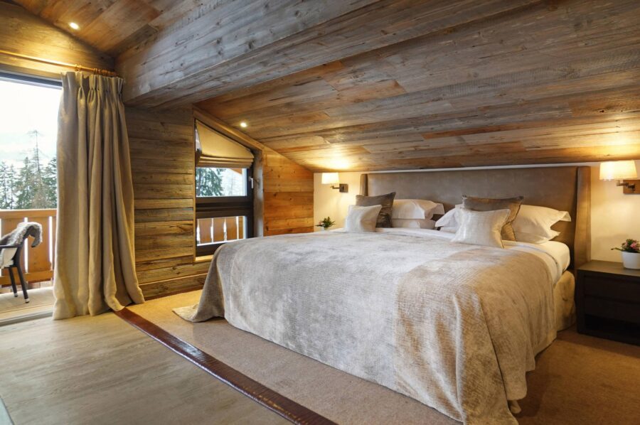 chalet-leona-bedroom-balcony-luxury-verbier