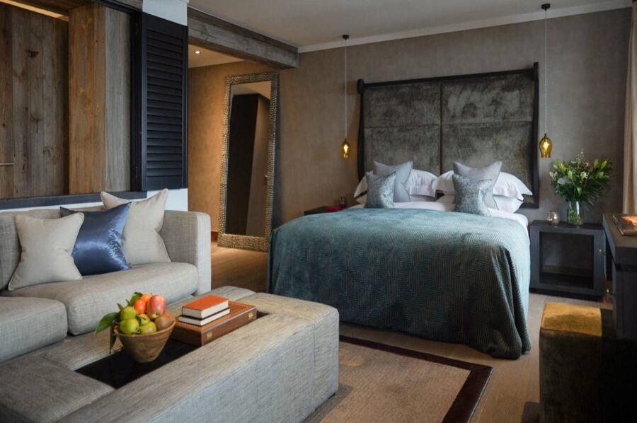 chalet-leona-bedroom-elegant-grand-interior-design-luxury-retreat-verbier