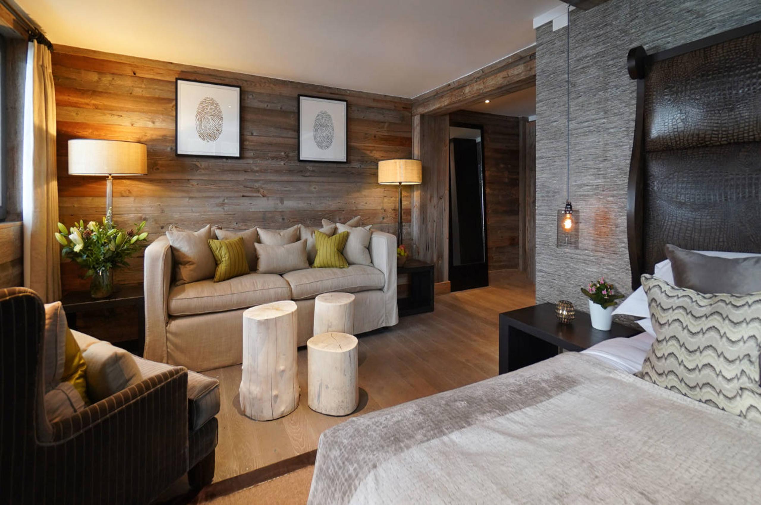 chalet-leona-bedroom-lounge-area-cosy-elegant-design-luxury-verbier