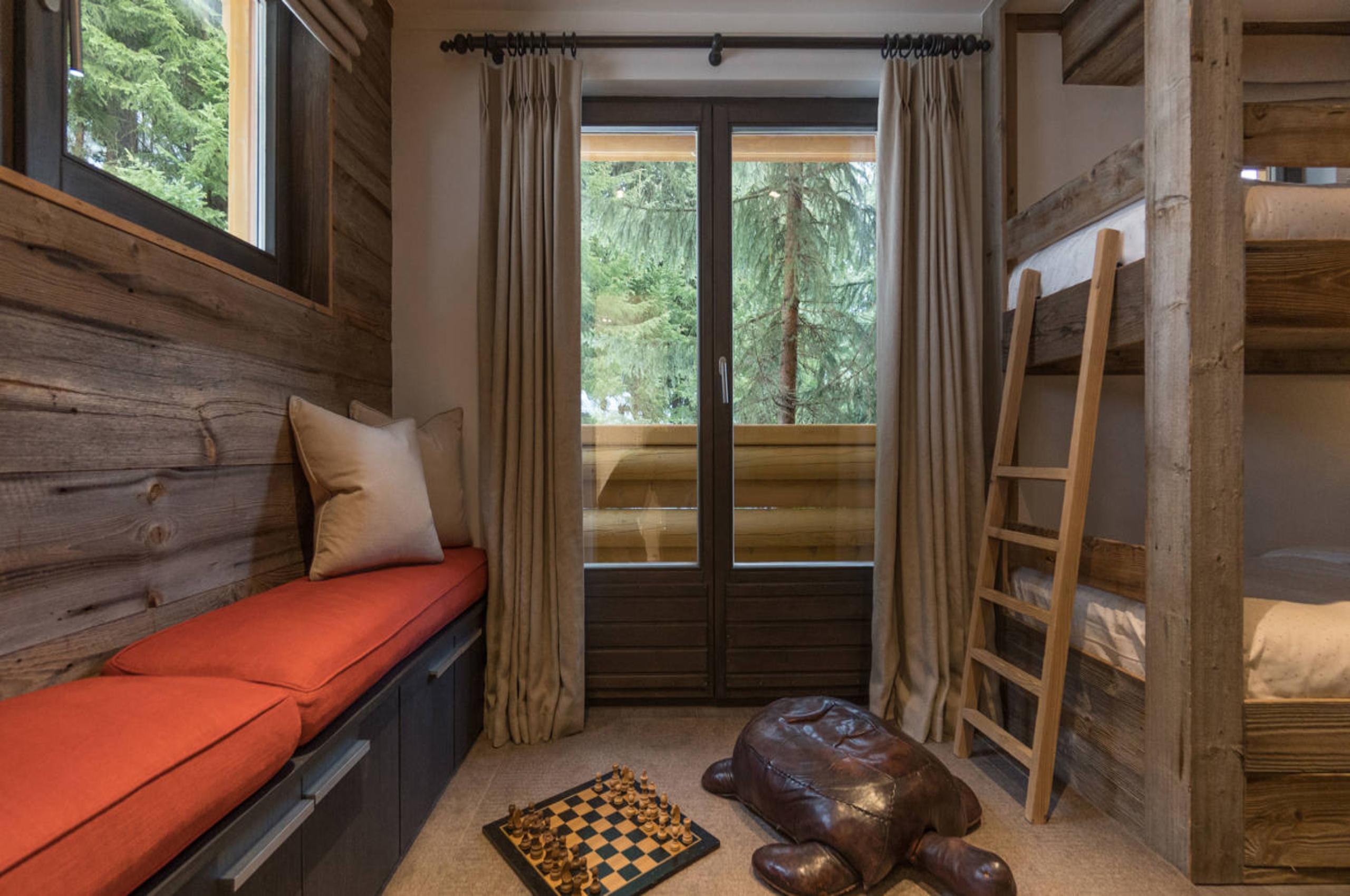 chalet-leona-childrens-bunk-bedroom-sleepover-space-luxury-verbier