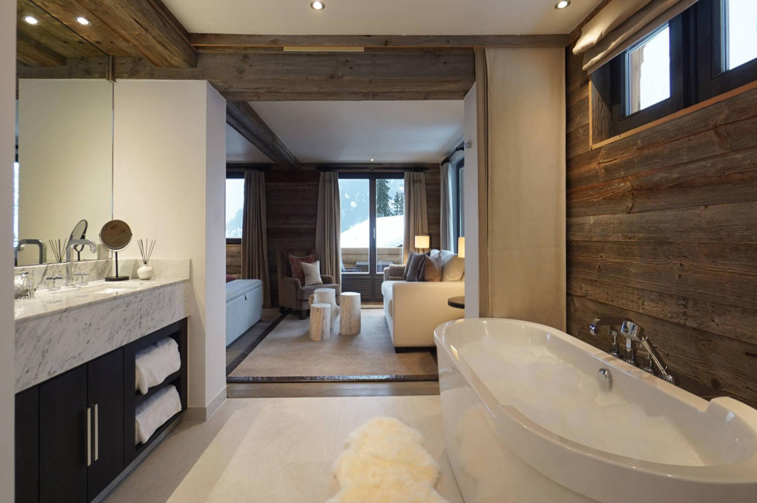 chalet-leona-ensuite-bathroom-bathtub-modern-design-luxury-verbier