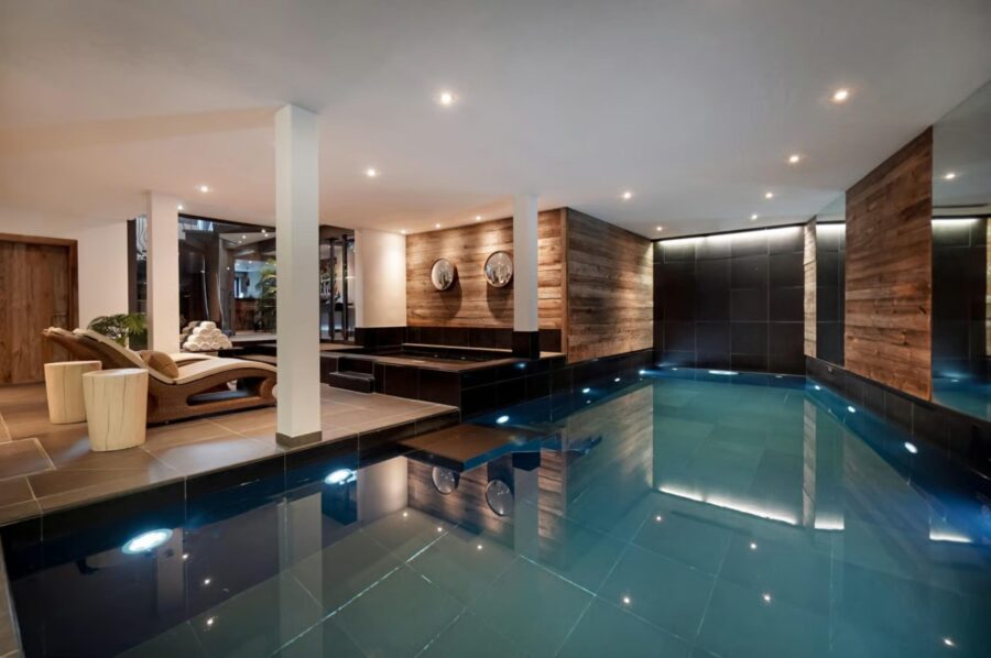 chalet-leona-indoor-swimming-pool-spa-wellness-luxury-verbier