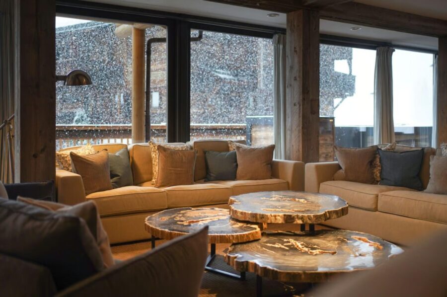 chalet-leona-living-room-winter-elegant-retreat-luxury-verbier