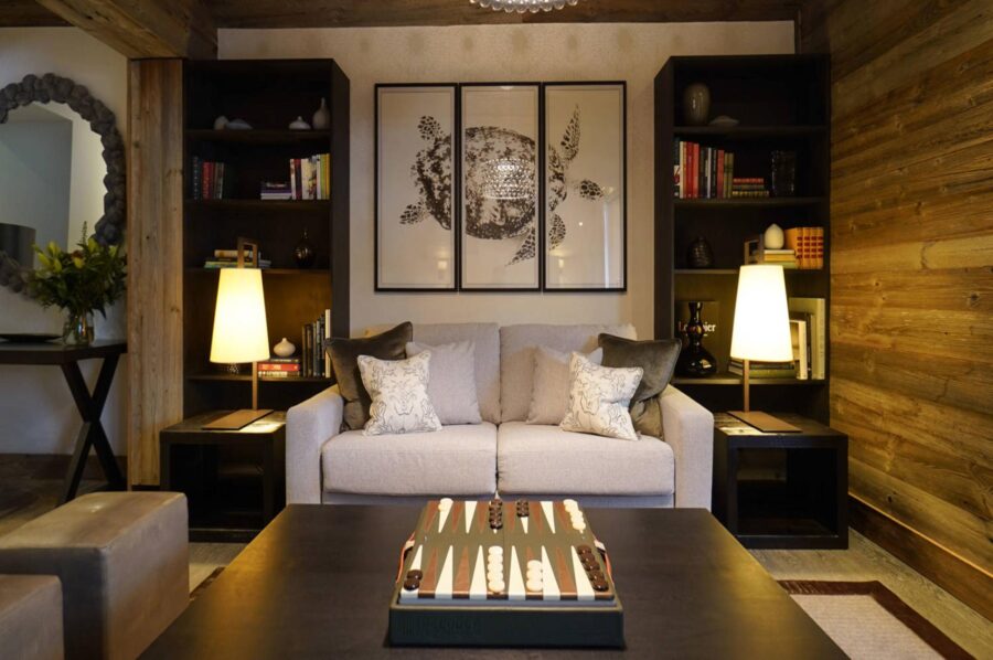 chalet-leona-master-suite-lounge-luxury-verbier